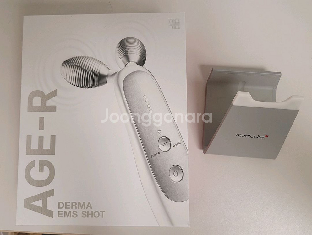 메디큐브 에이지알 EMS 더마샷 미개봉 새제품--0