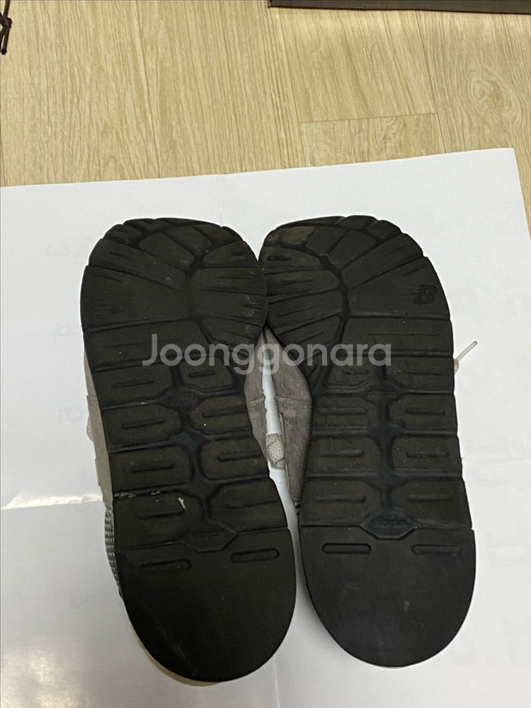 뉴발란스 m990gry (270)사이즈 판매합니다.--9