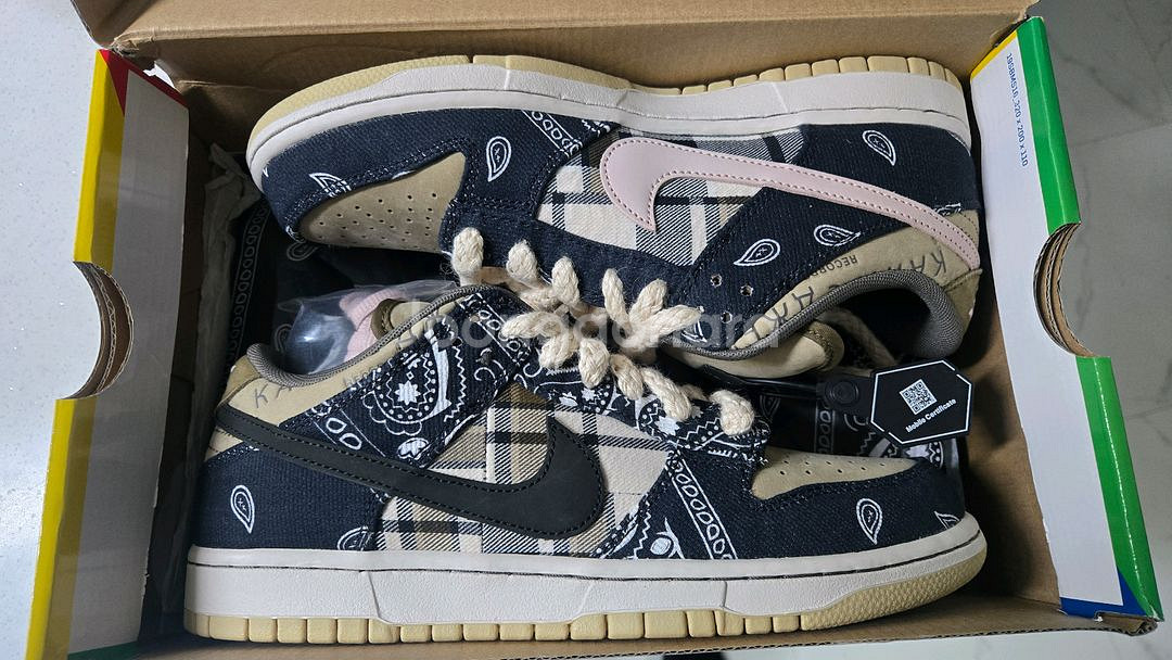 나이키 스캇sb덩크 265 새상품입니다--0