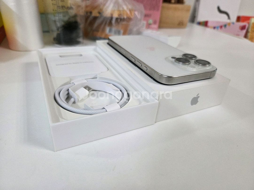 아이폰 15 Pro 256GB 화이트 자급제 (애케플)--12