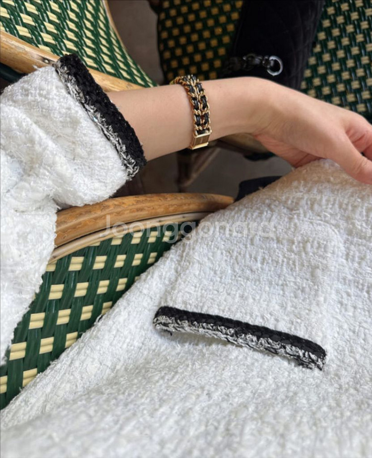 더로랑 화이트 트위드 자켓 팝니다(택o, 새상품)--2