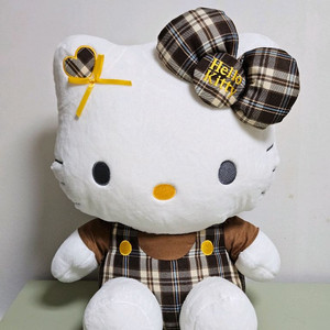 (새상품) 헬로키티 브라운 체크 대형 인형 30cm