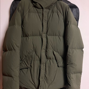텐씨 Ten C 아틱 다운 파카 올리브그린 48 사이즈