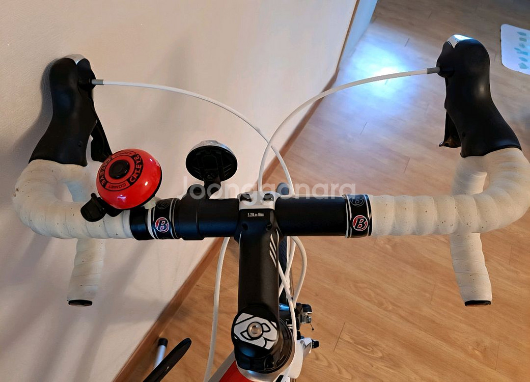 트렉 2.3 알파 로드 자전거--1