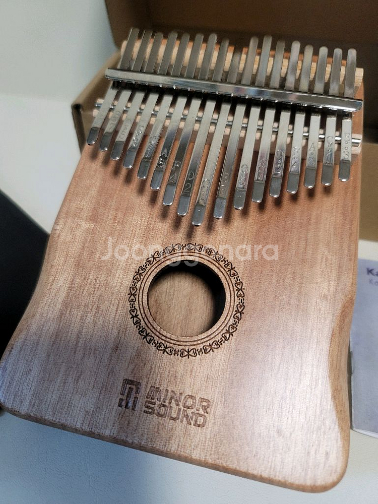 마호가니 칼림바 고급형 새제품--1