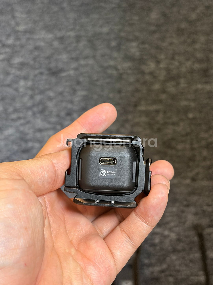 DJI 오즈모 포켓3 콤보 판매합니다. 2년 케어 포함--4