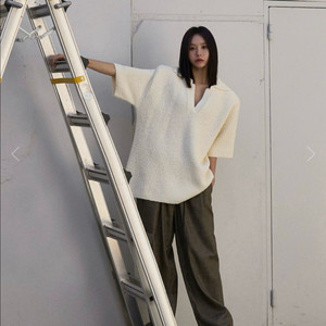 새상품) 랑거 후리 카라 박시핏 니트 아이보리