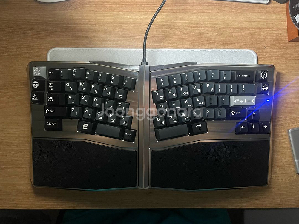 풀서스 몽쉘 키보드 판매합니다 오일러 키캡 포함--0