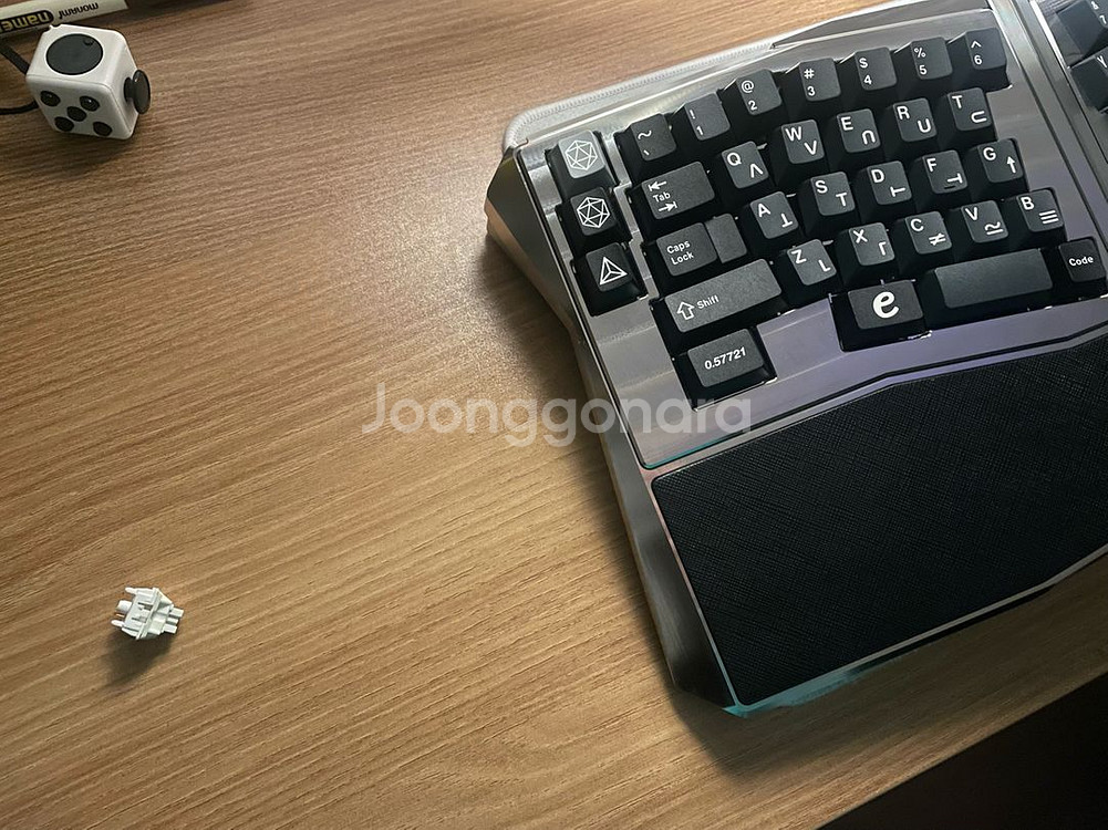 풀서스 몽쉘 키보드 판매합니다 오일러 키캡 포함--2