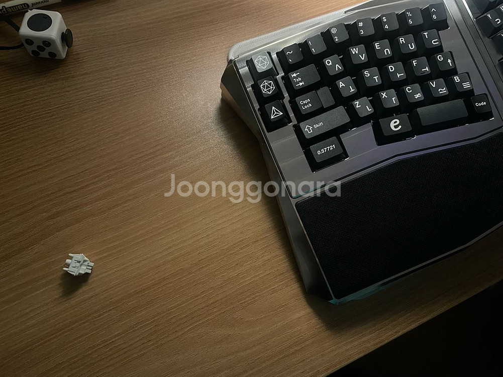 풀서스 몽쉘 키보드 판매합니다 오일러 키캡 포함--3