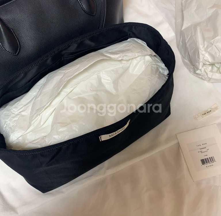 더로우 테라스백 블랙--4