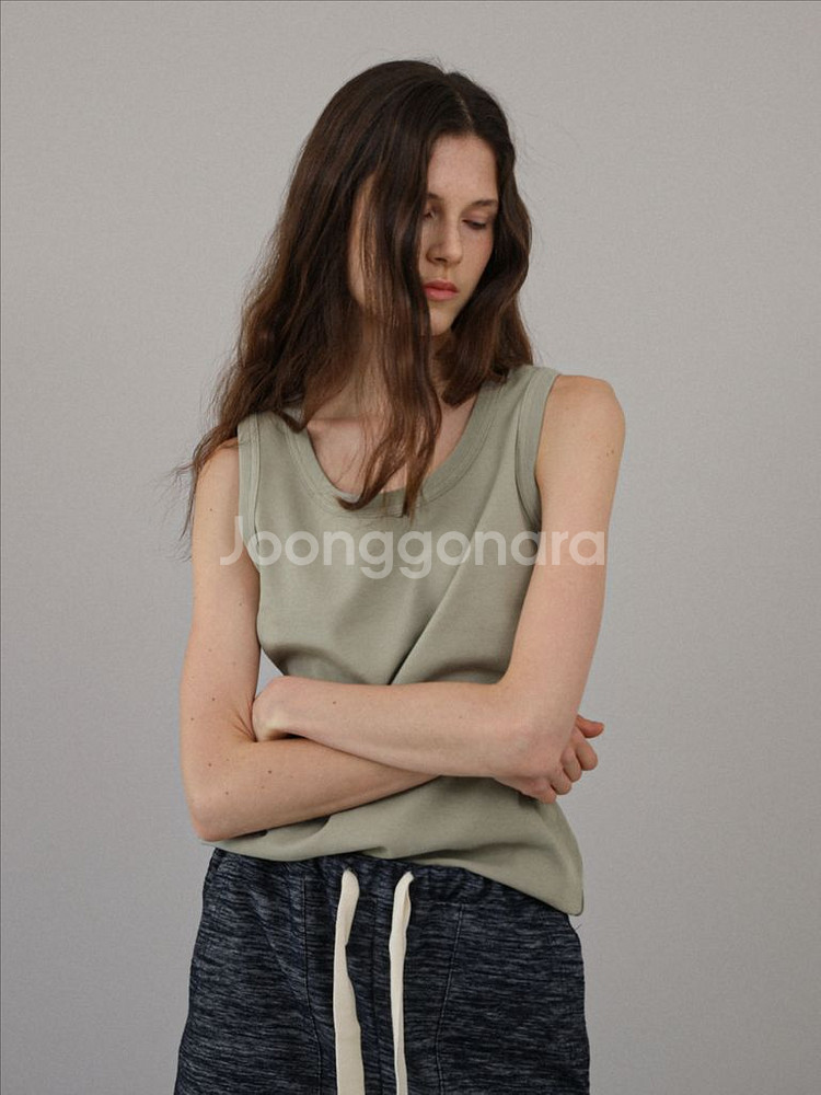 로우 LEAU 슬리브리스 카키--0