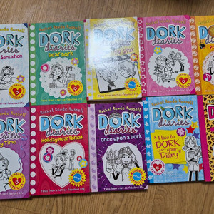 앤디 스탠턴작가의Mr. Gum시리Dork Diaries