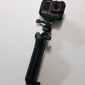 인스타360 에이스 프로 팝니다