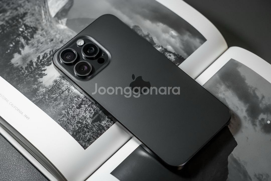아이폰 15 프로 맥스 256GB 블랙 + 악세서리--2