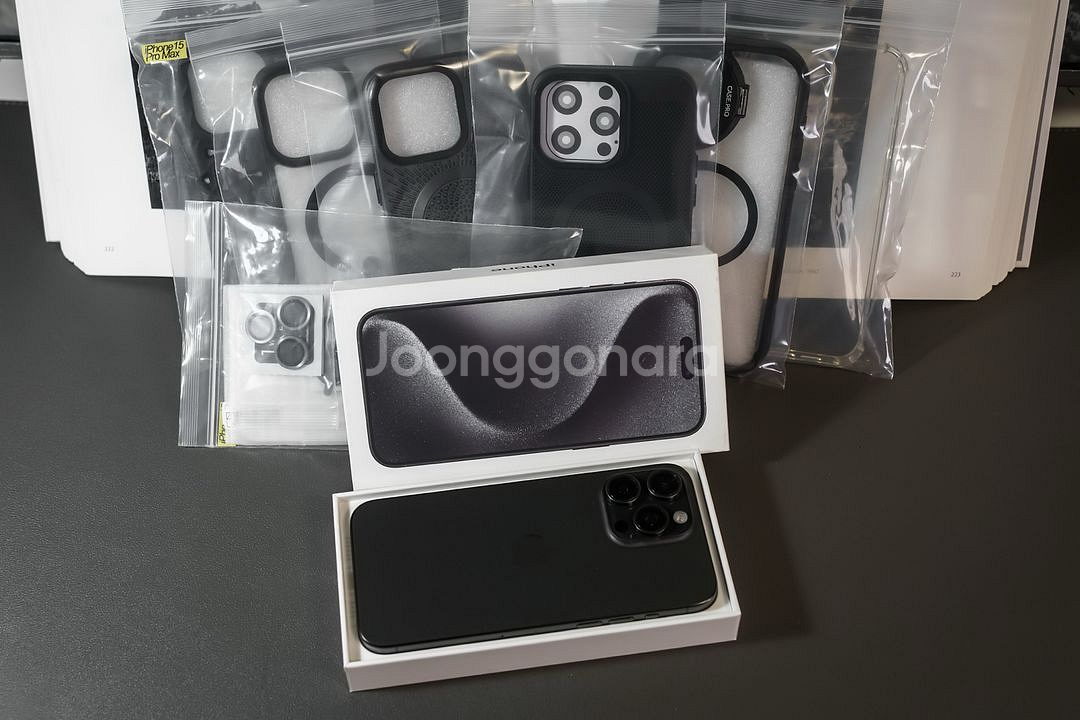아이폰 15 프로 맥스 256GB 블랙 + 악세서리--9
