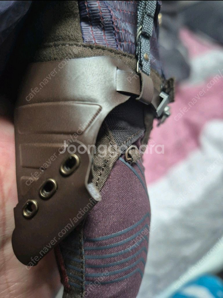 핫토이 욘두 디럭스 버전 피규어 팝니다.--6