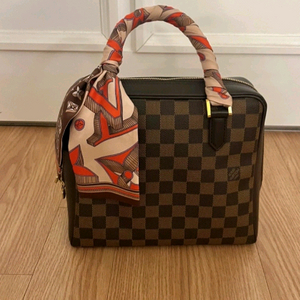 루이비통 다미에 토트+트윌리(38만원)