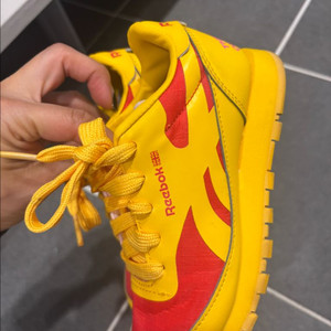 타오 리복 콜라보운동화