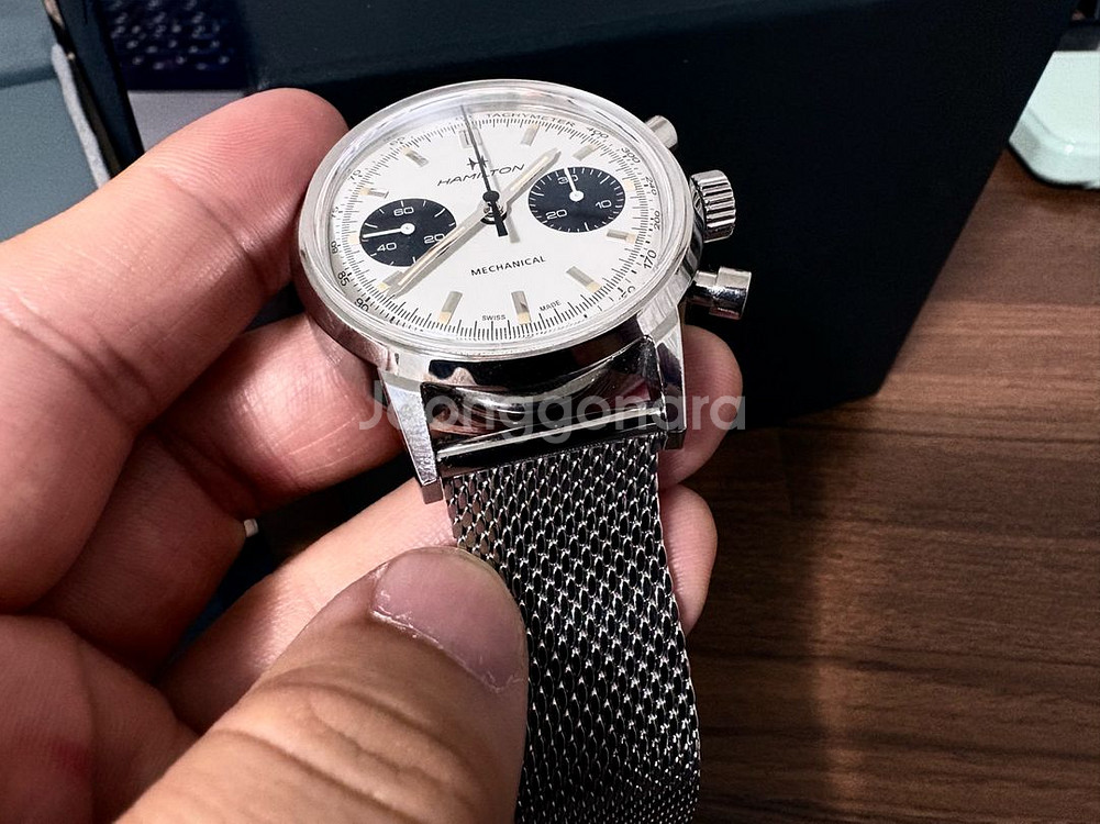 해밀턴 인트라매틱 크로노그래프 H 팬더--3