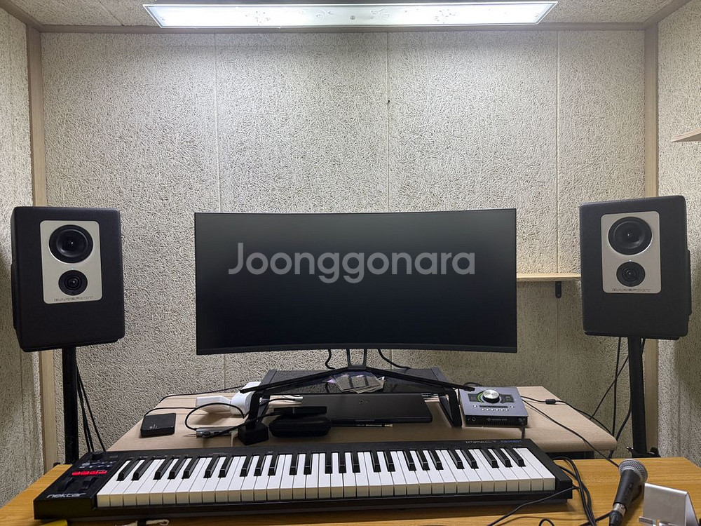 베어풋 풋프린트 01 8인치 모니터 스피커--0