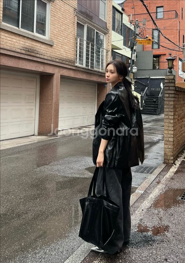 tuo 글로시 캐리백 블랙 판매--0