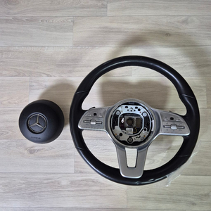 2020 C257 300D 순정핸들