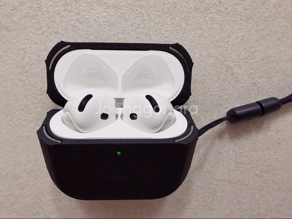 애플 에어팟 4세대 노이즈캔슬링 팝니다. S급 상태--2
