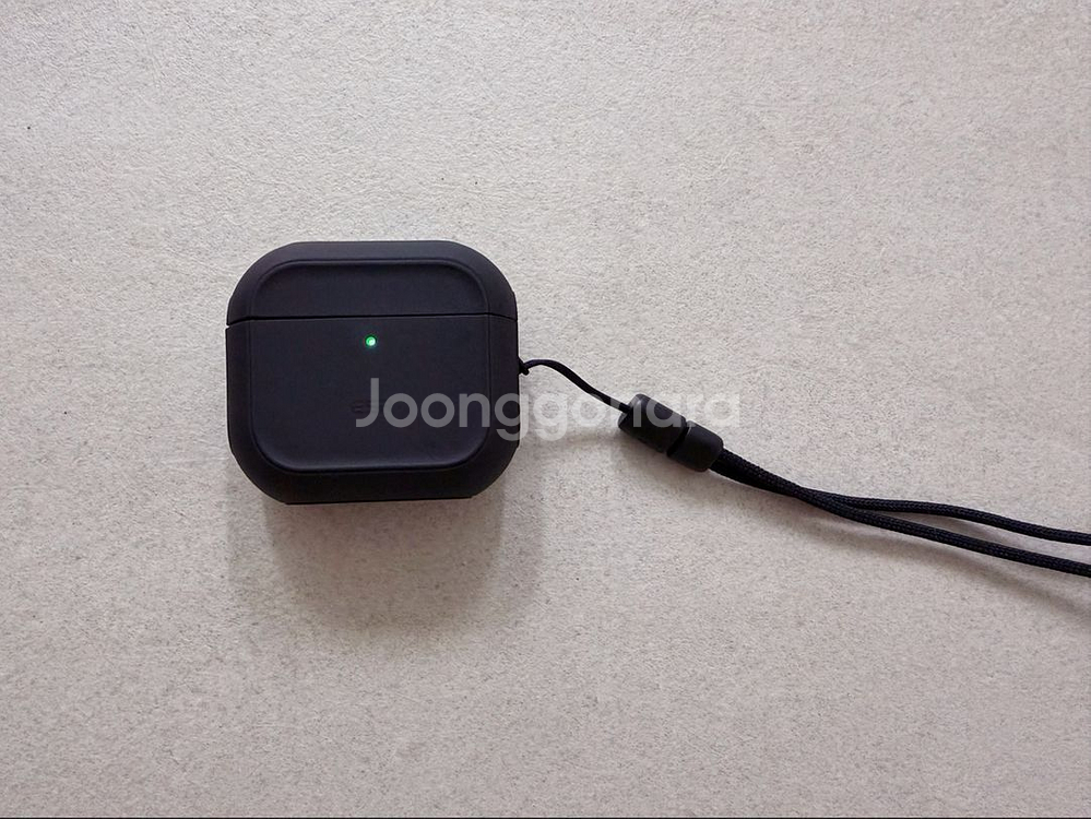 애플 에어팟 4세대 노이즈캔슬링 팝니다. S급 상태--0