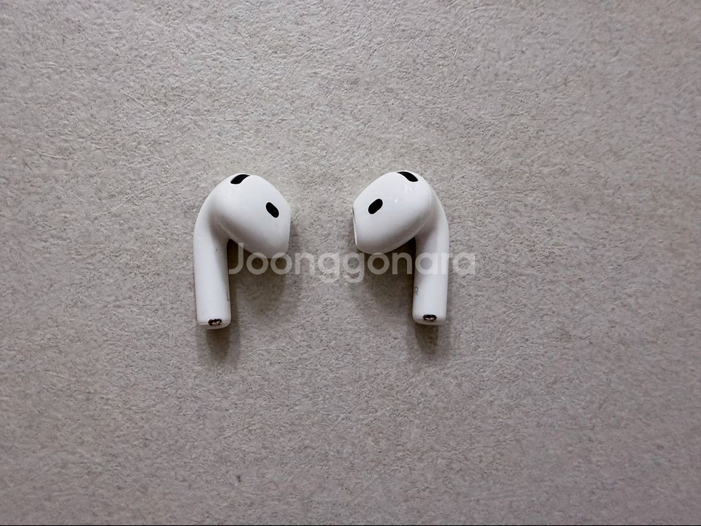 애플 에어팟 4세대 노이즈캔슬링 팝니다. S급 상태--3