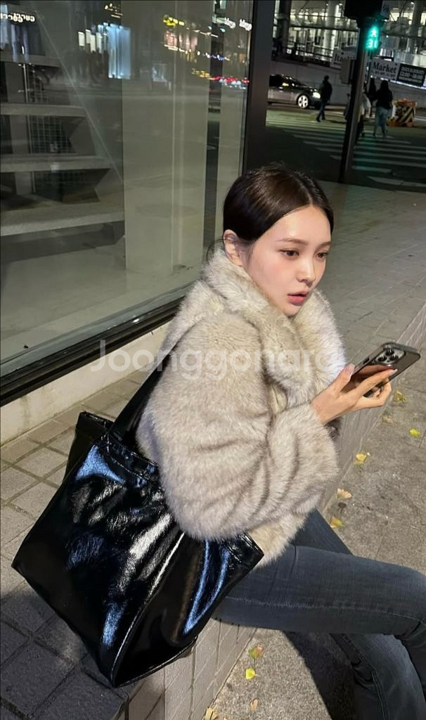 tuo 글로시 캐리백 블랙 판매--3