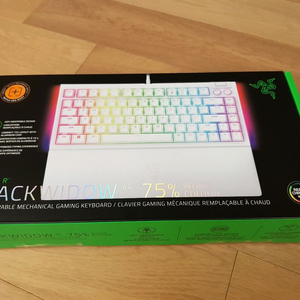 레이저 블랙위도우 V4 75% 화이트 게이밍키보드