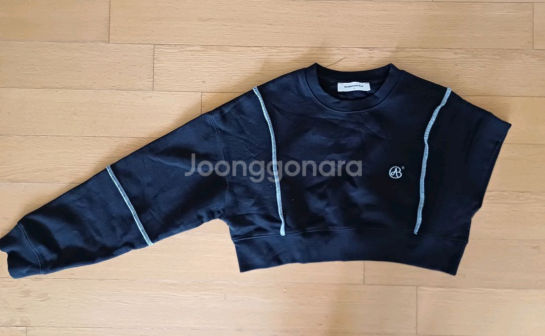 (새상품) 엔더슨벨우먼 시그니처 엠블럼 크롭 스웻셔츠S--2