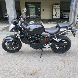 17년식 코멧650 네이키드 오토바이 마지막 연식