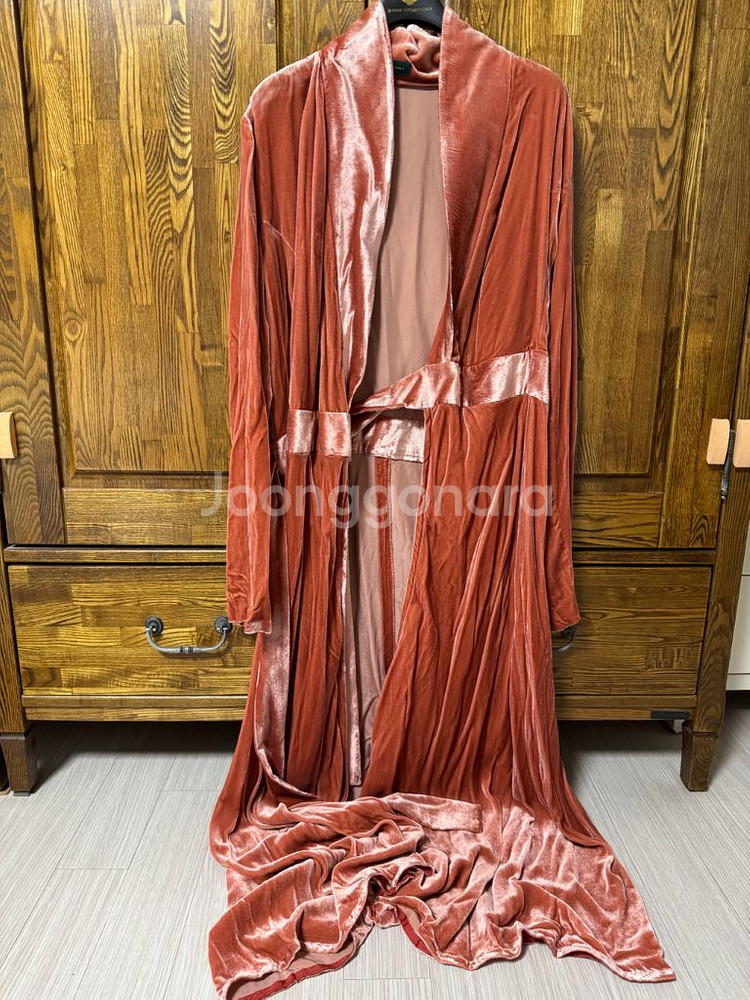 코스모폴리탄줄라이 로브--0