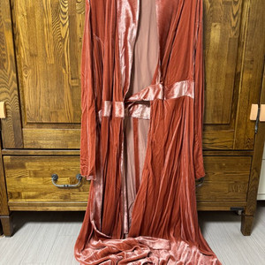 코스모폴리탄줄라이 로브