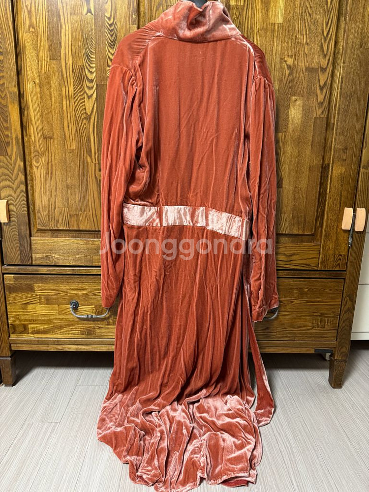 코스모폴리탄줄라이 로브--3