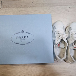 프라다 스니커즈 사이즈6/ 230