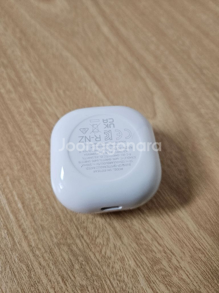 갤럭시 버즈2 화이트 충전본체 SM-R177--2