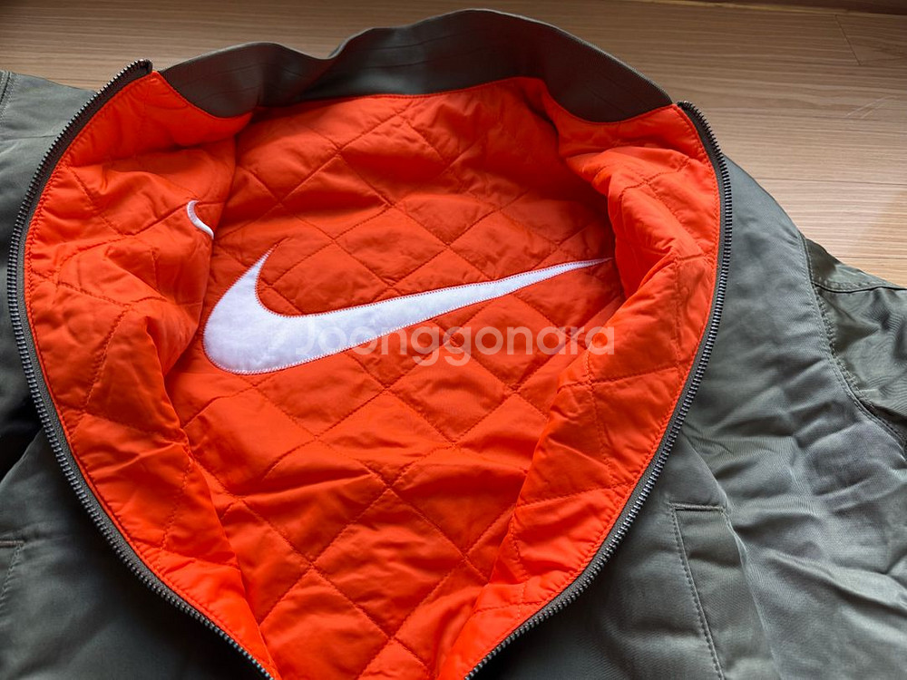 (W) 나이키 NSW 리버시블 바시티 봄버 자켓 올리브--6