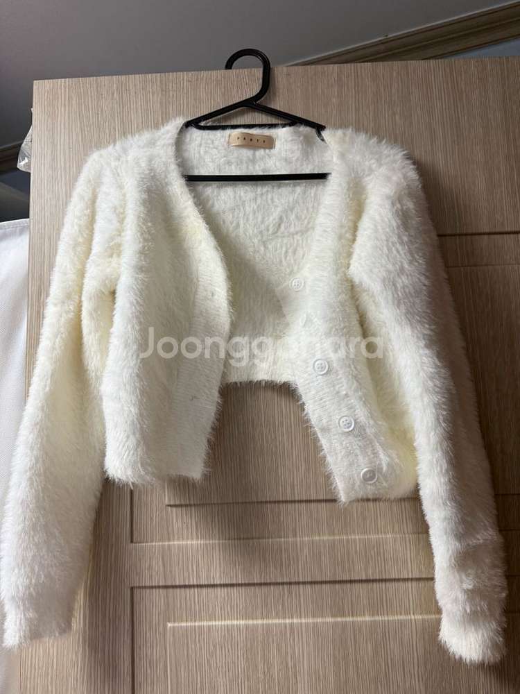 화이트 앙고라 크롭 퍼 가디건--3