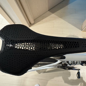 에스웍 로민 미러 안장 / 155mm / 196g