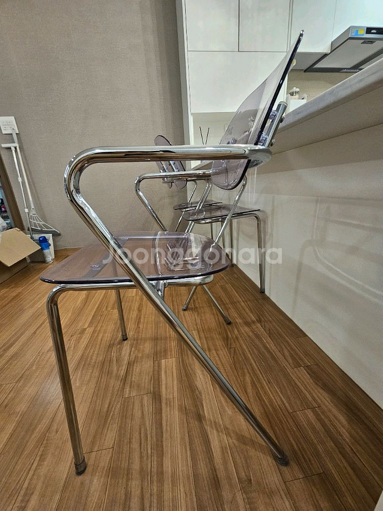 미드센츄리 투명의자--3