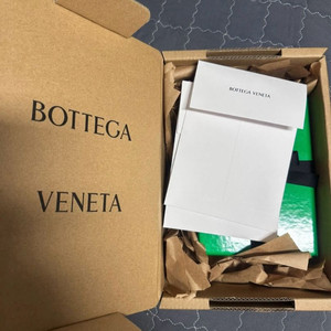 보테가 베네타 인트레치아토 카드지갑 공식스토어 새상품