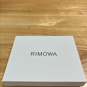 리모아 카드지갑 판매합니다.