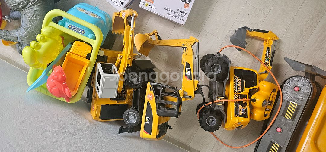 포크레인장난감 일괄 cat 타요 등등등 일괄 팝니다--2