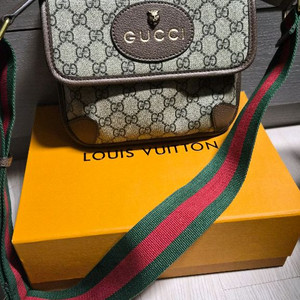 구찌오피디아 수프림 크로스백