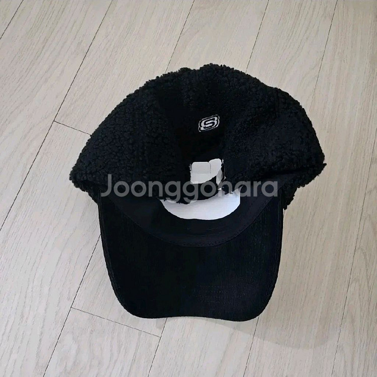 스케쳐스 뽀글 볼캡--1