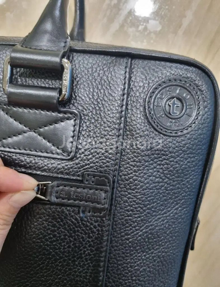 이태리.아테스토니 서류가방.브리프케이스.천연소가죽(거의--3