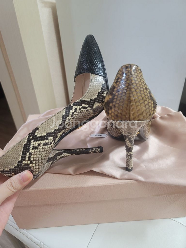 프라다 정품 하이힐 (1회착용--3